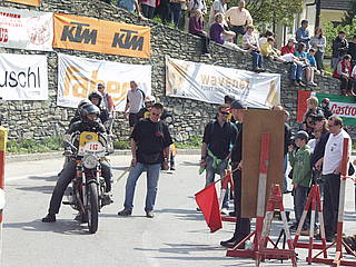 Peter Knobloch mit Honda CB 750 four am Seiberer 2010